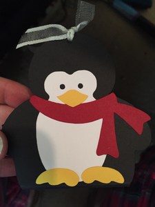 Penguin treat holder (1)